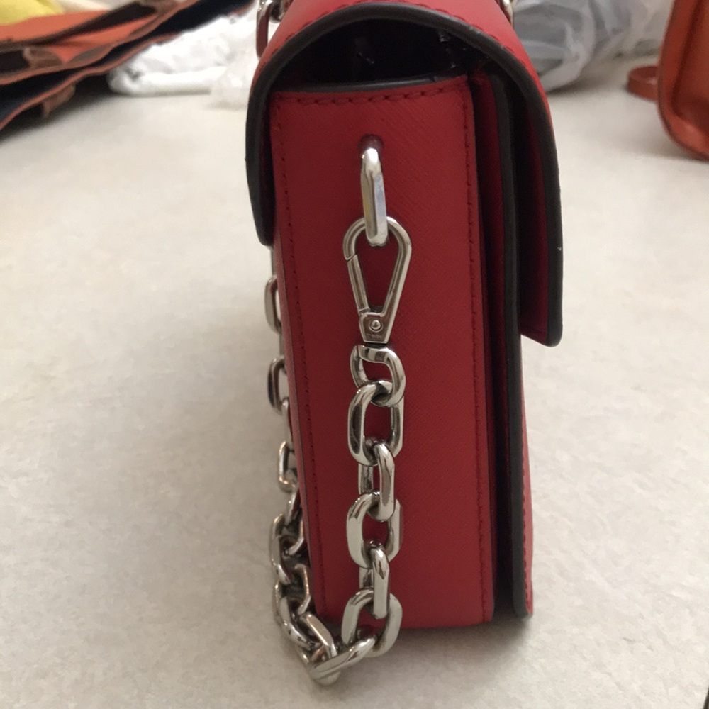 Michael Kors Red Leather MK Chain Shoulder Bag - Picture 3 of 11
